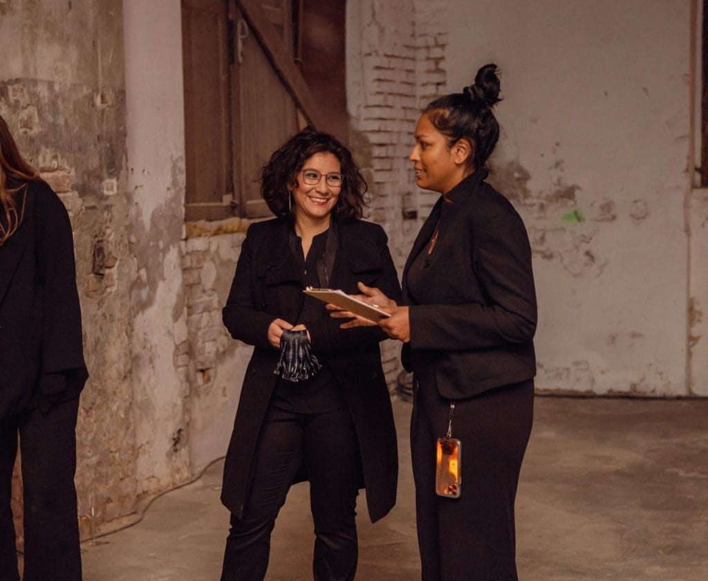 Es tut mir leid, ich kann nicht erkennen, wer auf dem Bild ist.